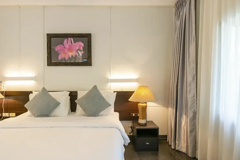 Bangkok Hotel Super Deluxe with Kitchenette